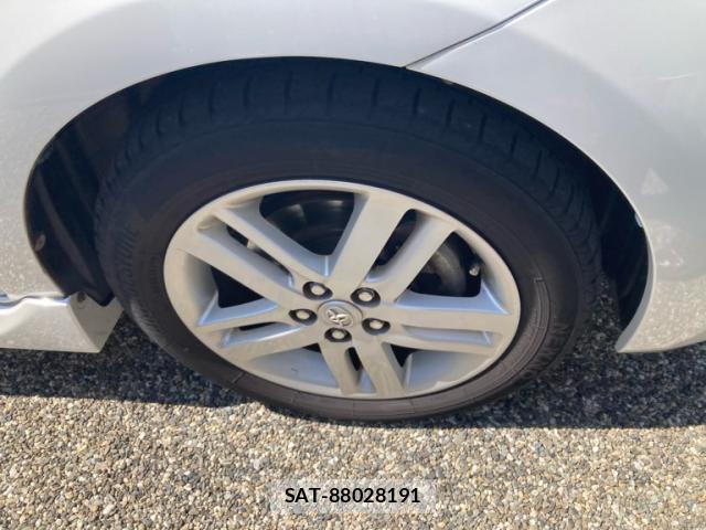Toyota RACTIS 2011-10 8007906-12