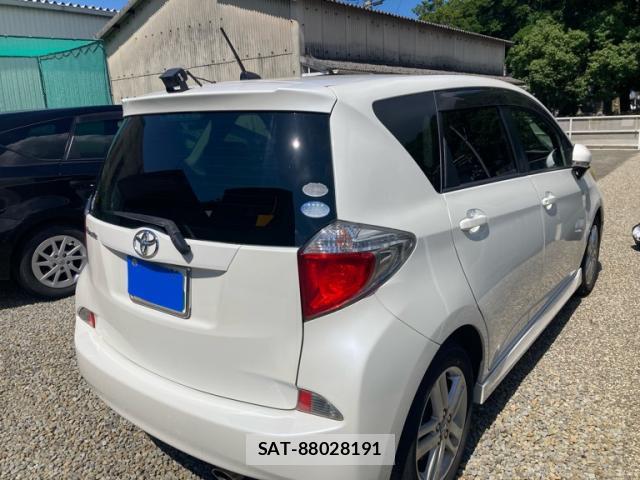 Toyota RACTIS 2011-10 8007906-13