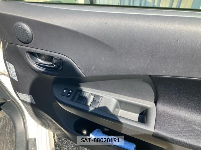 Toyota RACTIS 2011-10 8007906-14