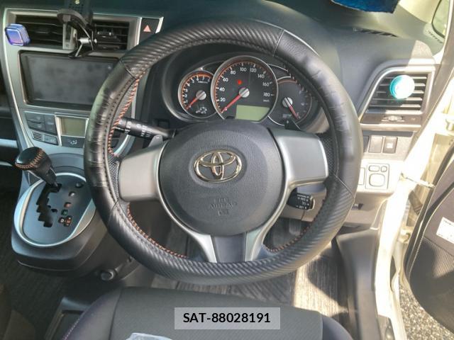 Toyota RACTIS 2011-10 8007906-17