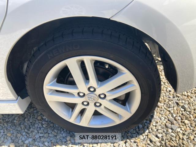 Toyota RACTIS 2011-10 8007906-4