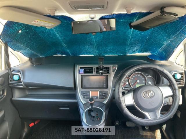 Toyota RACTIS 2011-10 8007906-9