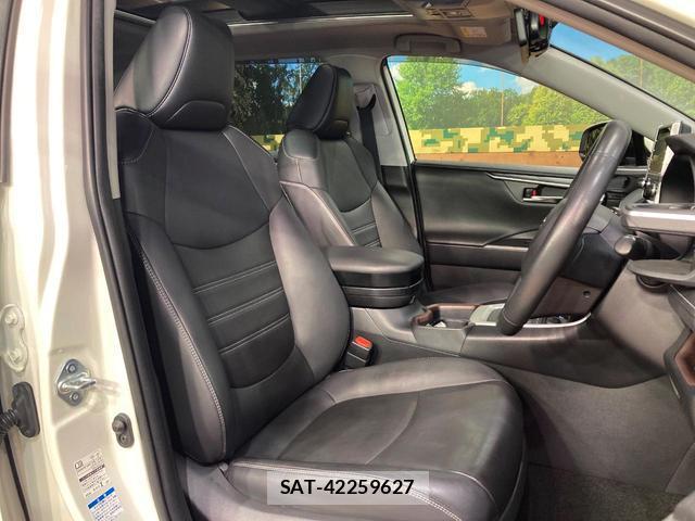 Toyota RAV4 2021-09 8003889-8