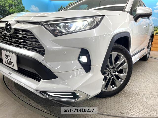 Toyota RAV4 2023-10 8007755-11
