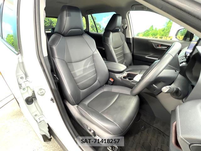 Toyota RAV4 2023-10 8007755-7