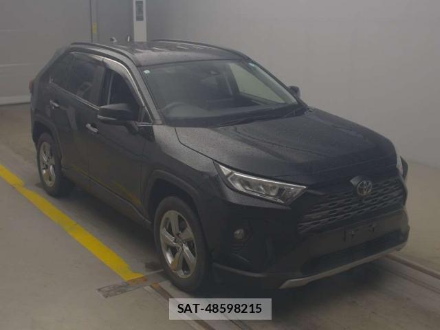 Toyota RAV4 2021-11 8011566-10