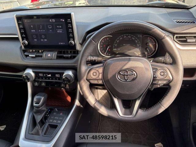 Toyota RAV4 2021-11 8011566-2