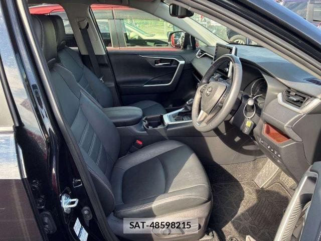 Toyota RAV4 2021-11 8011566-3