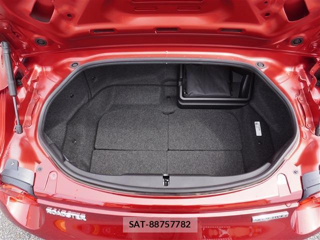 Mazda ROADSTER 2022-12 8006557-16