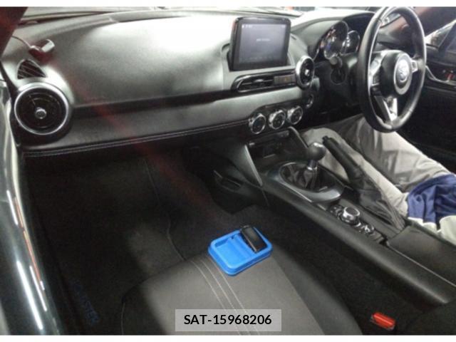 Mazda ROADSTER 2023-06 8008244-2