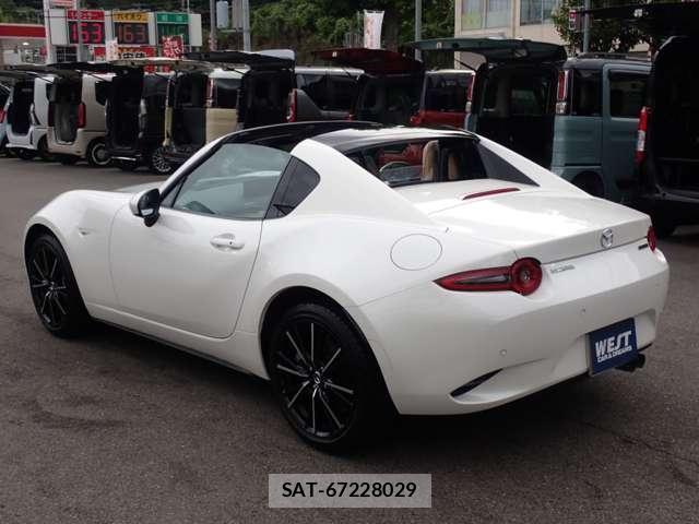 Mazda ROADSTER 2026-01 8010890-13