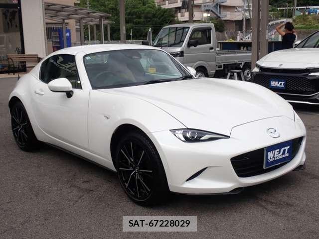 Mazda ROADSTER 2026-01 8010890-17