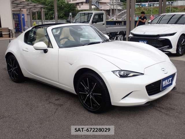 Mazda ROADSTER 2026-01 8010890-9