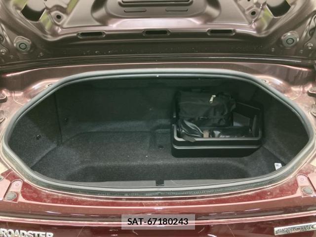 Mazda ROADSTER 2025-03 8012161-5