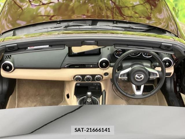 Mazda ROADSTER 2025-02 8012217-3