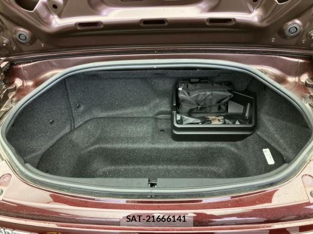 Mazda ROADSTER 2025-02 8012217-6