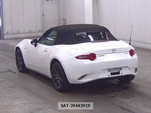 Mazda ROADSTER 2015-06 8003746-1