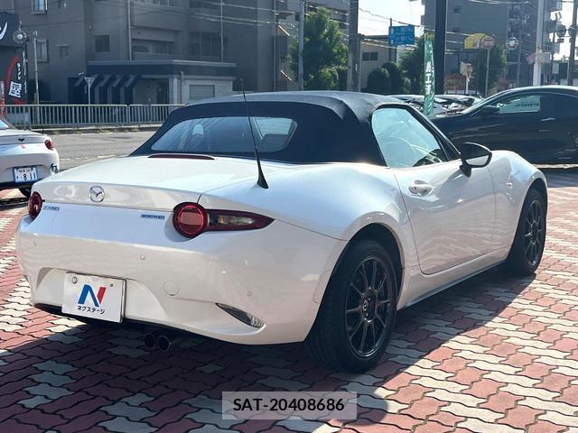 Mazda ROADSTER 2022-03 8005106-14