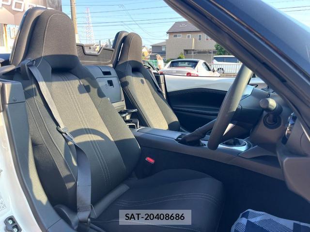 Mazda ROADSTER 2022-03 8005106-7