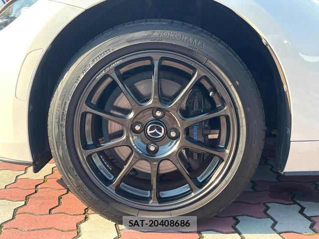 Mazda ROADSTER 2022-03 8005106-9