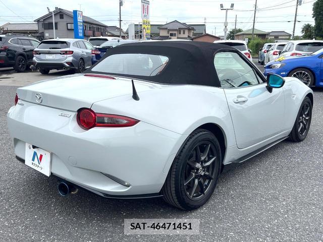 Mazda ROADSTER 2015-08 8007162-16