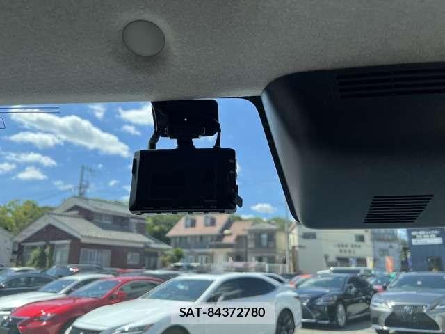 Toyota ROOMY 2023-03 8006561-8