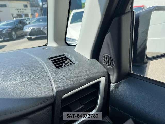 Toyota ROOMY 2023-03 8006561-9