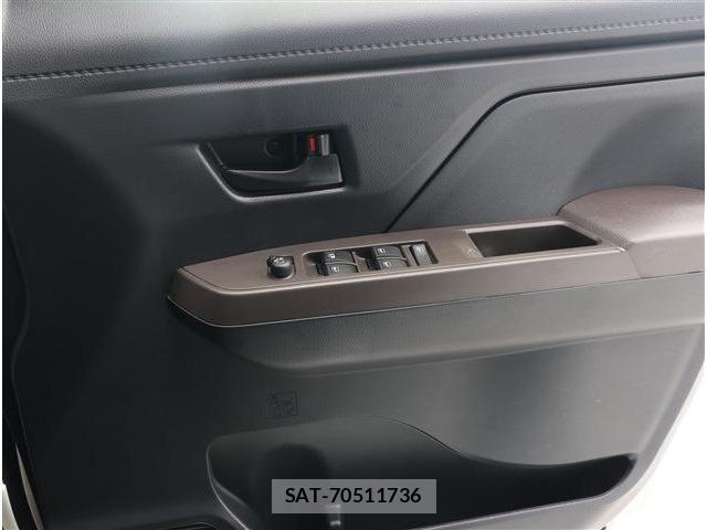 Toyota ROOMY 2023-10 8009403-4