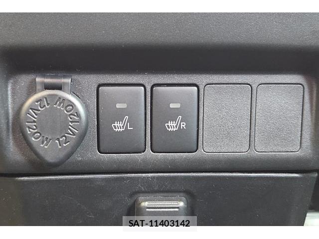 Toyota ROOMY 2021-06 8010376-12