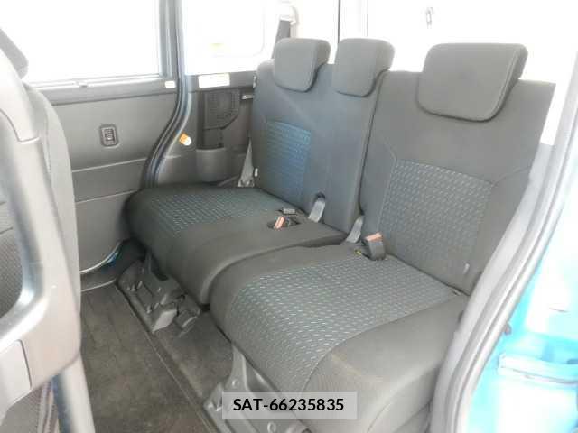 Toyota ROOMY 2021-03 8011028-17