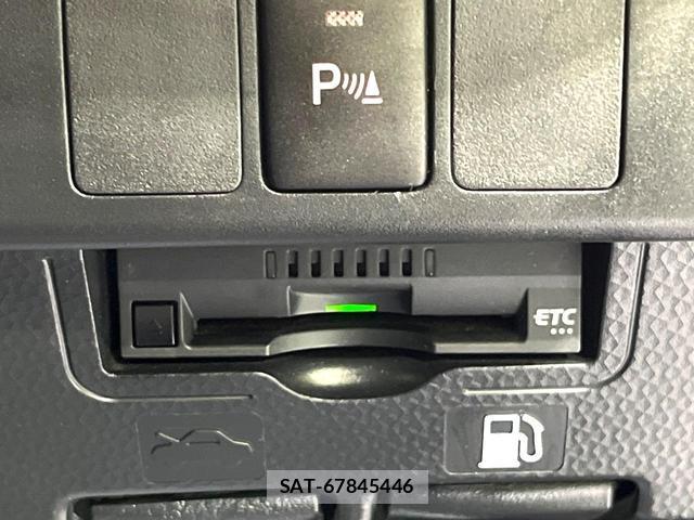 Toyota ROOMY 2023-04 8011396-5