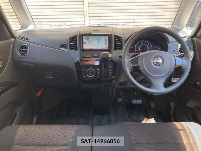 Nissan ROOX 2011-05 8009230-4
