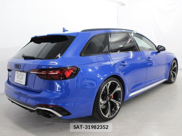 Audi RS4 2021-01 8006523-8