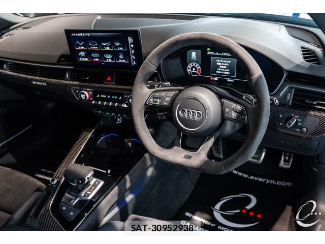 Audi RS4 2021-02 8010170-2