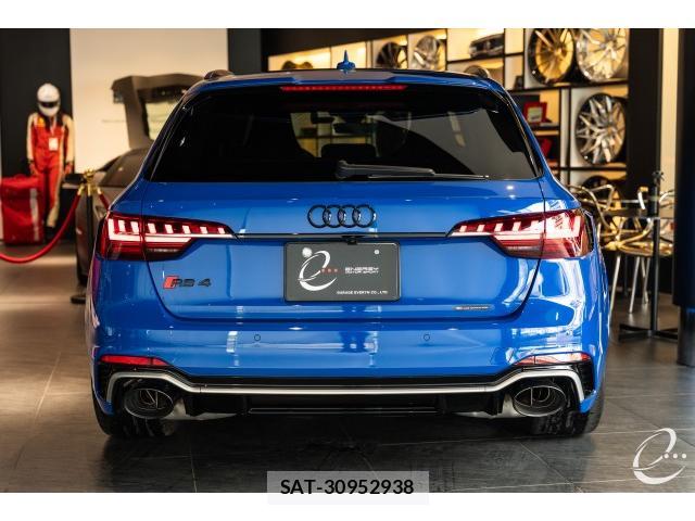 Audi RS4 2021-02 8010170-9