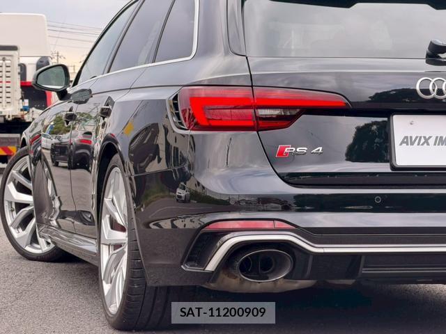 Audi RS4 2019-03 8011880-6
