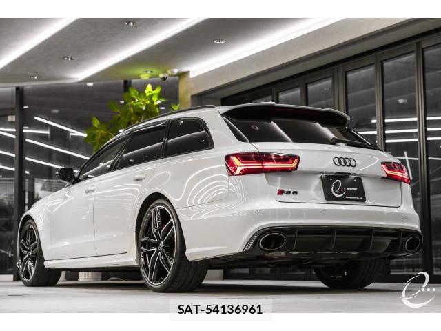 Audi RS6 2017-06 8010183-1