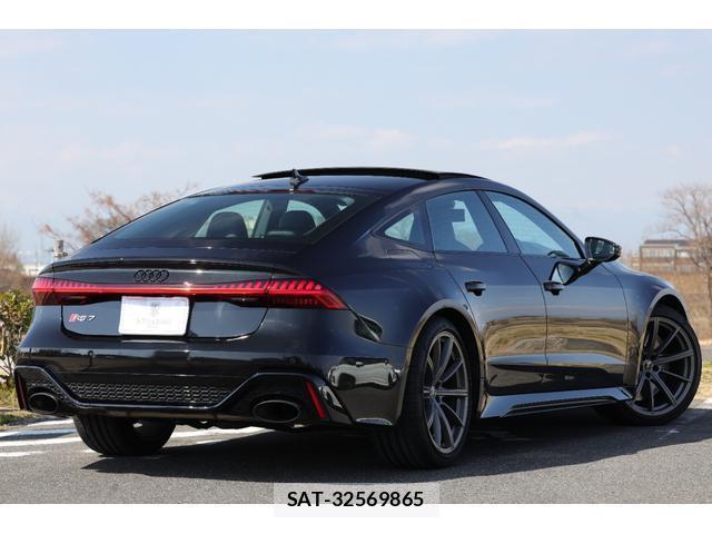 Audi RS7 2021-03 8011429-7