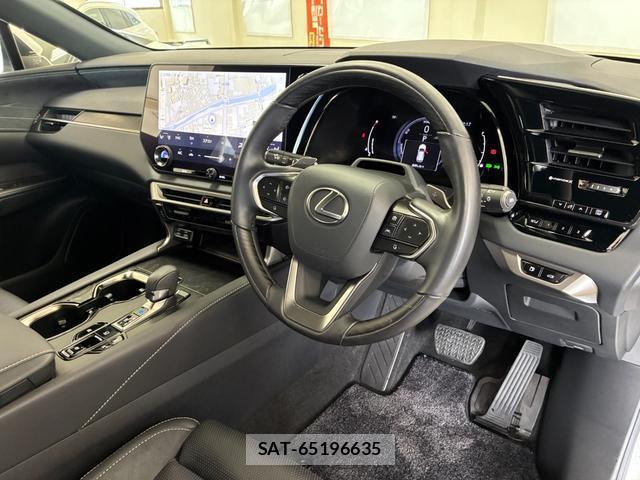 Lexus RX 2023-10 8003059-5