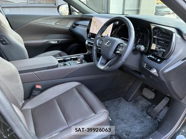 Lexus RX 2024-06 8007136-1
