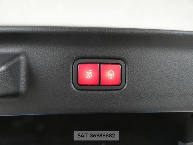 Mercedes Benz S-CLASS 2022-02 8004743-18
