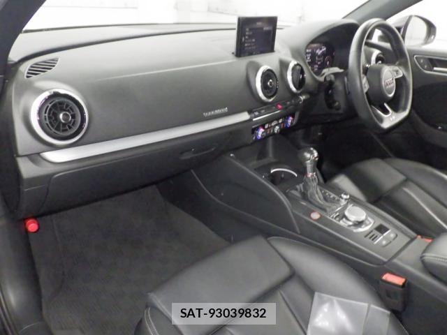 Audi S3 2019-12 8009156-2