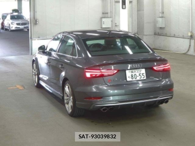 Audi S3 2019-12 8009156-4
