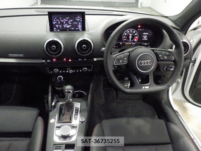 Audi S3 2019-08 8009157-2