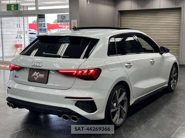 Audi S3 2021-05 8012625-19