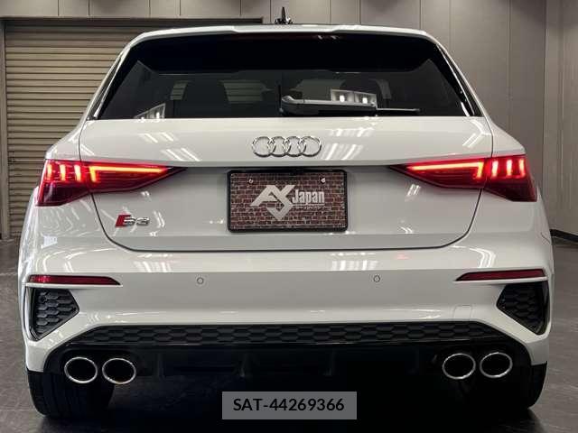 Audi S3 2021-05 8012625-7