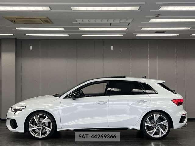 Audi S3 2021-05 8012625-8