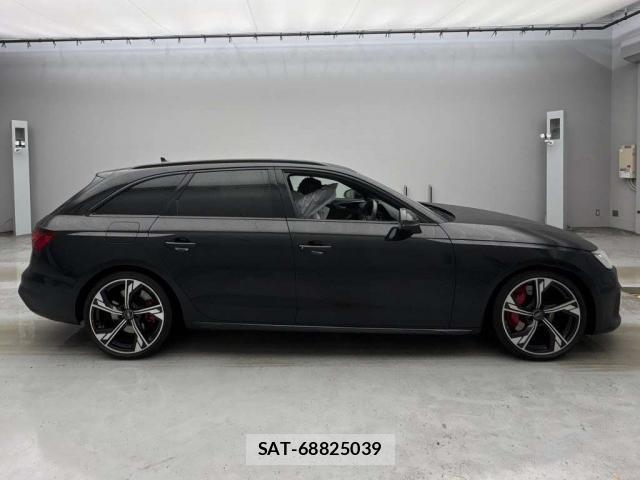 Audi S4 2023-05 8009235-3