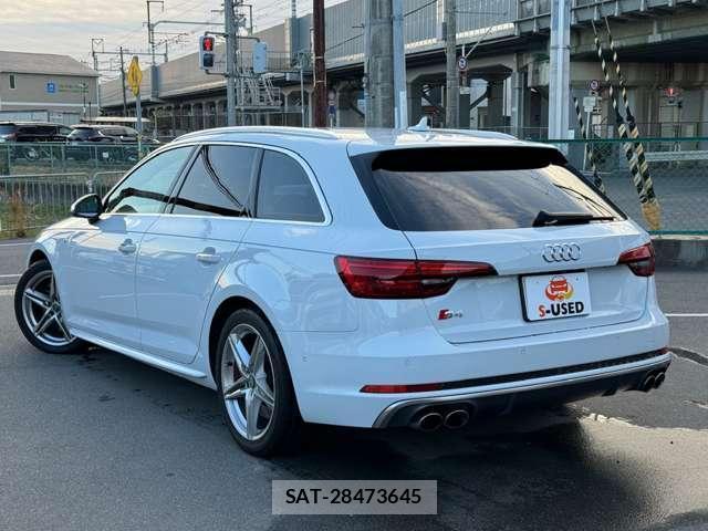 Audi S4 2017-06 8010378-15