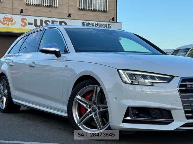 Audi S4 2017-06 8010378-18